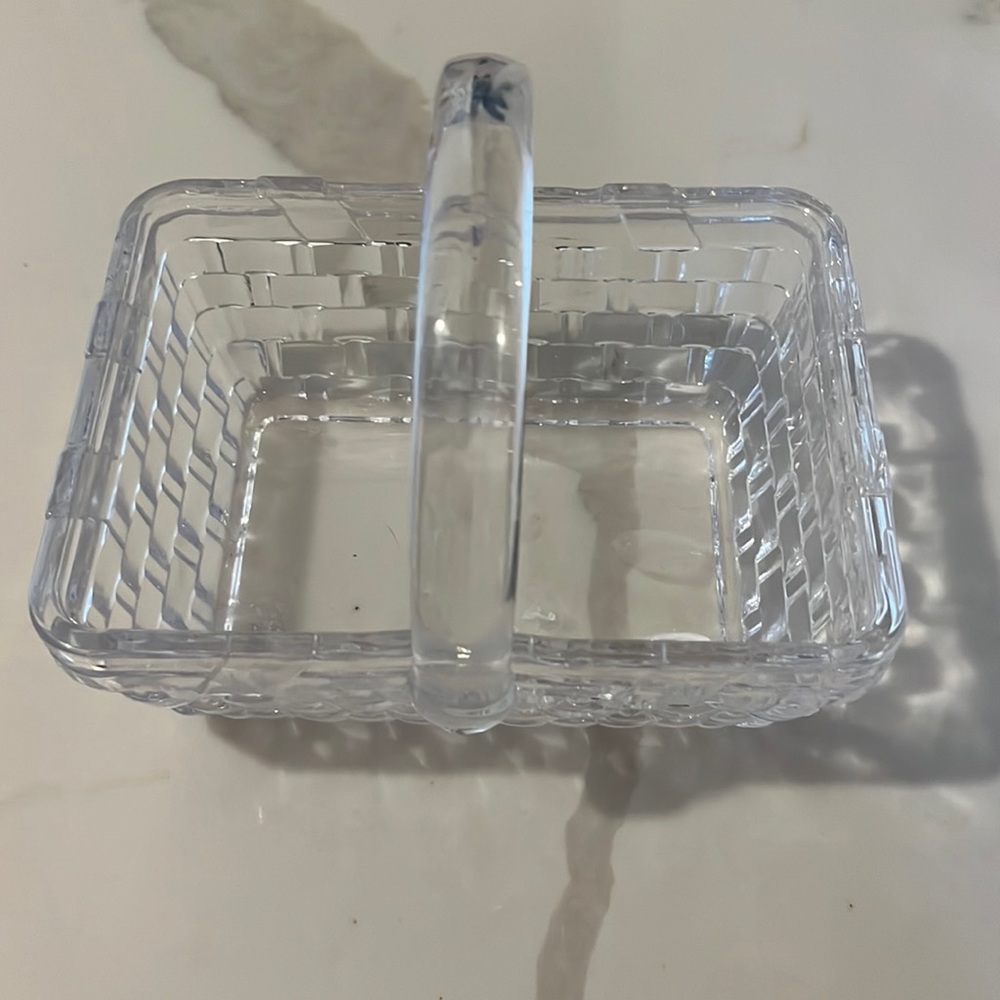 Glass basket